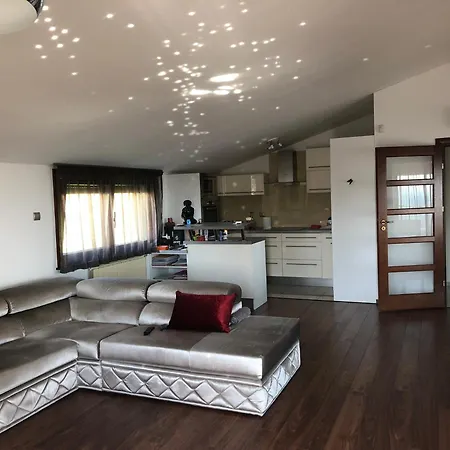 شقة Rosehill Penthouse *